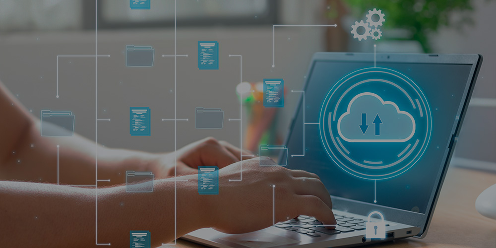 titulo Diagrama de red conectando oficinas a nubes públicas como AWS, Azure y Google Cloud